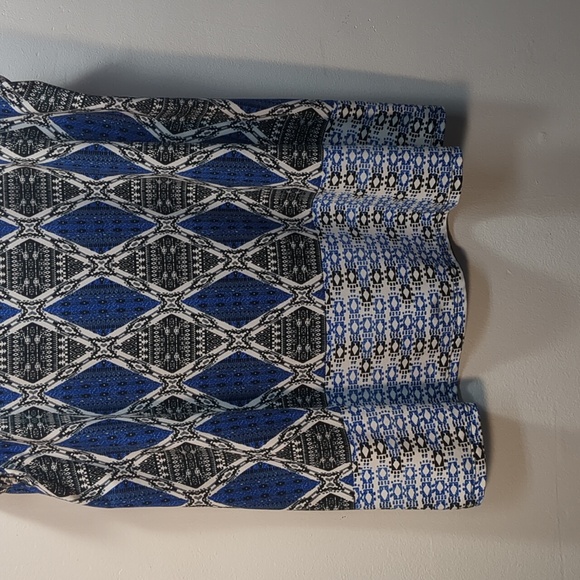 BCBG Max Azria Tank Top, Size M - Picture 3 of 8